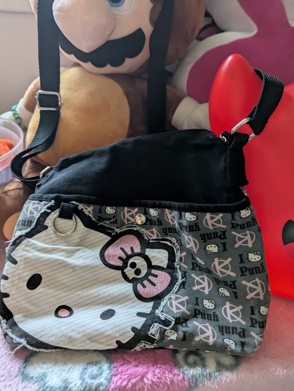 hello kitty / loungefly 2009 i kitty punk  purse bag